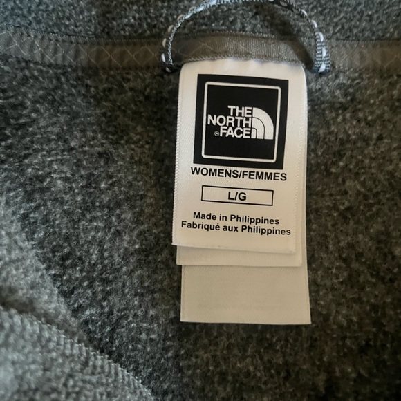 The North Face -Vail embroidered light fleece Women’s 1/4 zip pullover. - Picture 5 of 6